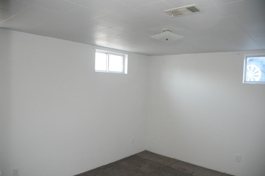 More Photos Of 2770 W 5400 S, Salt Lake City Flex For Sale
