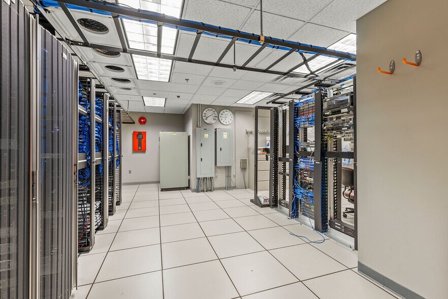 More Photos Of 3400 Morse Xing, Columbus Office For Lease