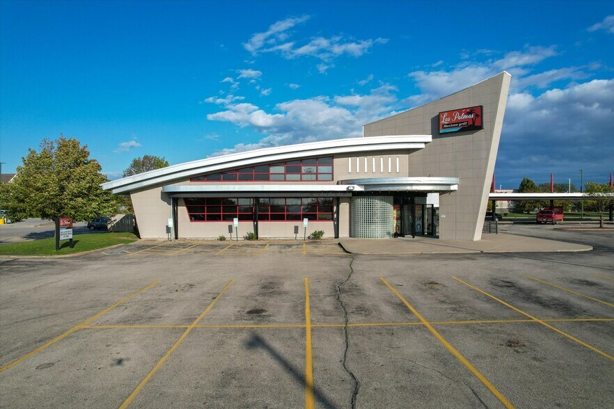 More Photos Of 608 W Town Center Blvd, Champaign Restaurant For Sale