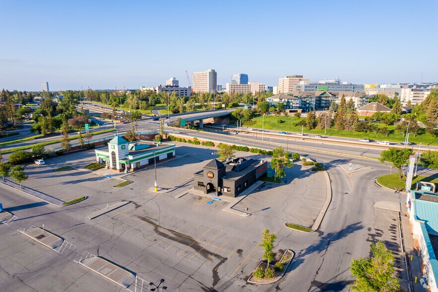 More Photos Of 3630 Brentwood Blvd NW, Calgary Unknown For Lease