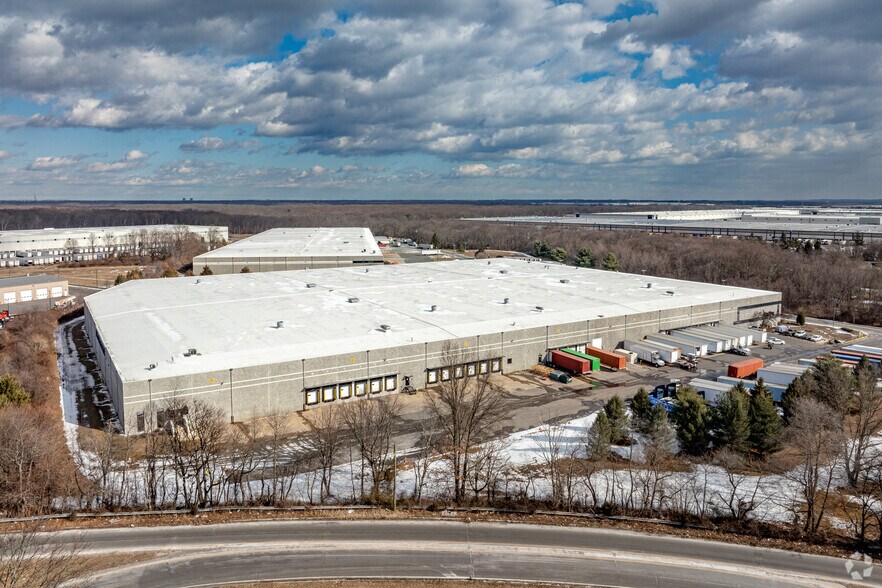 More Photos Of 240-290 Heller Park Ct, Dayton Distribution For Lease