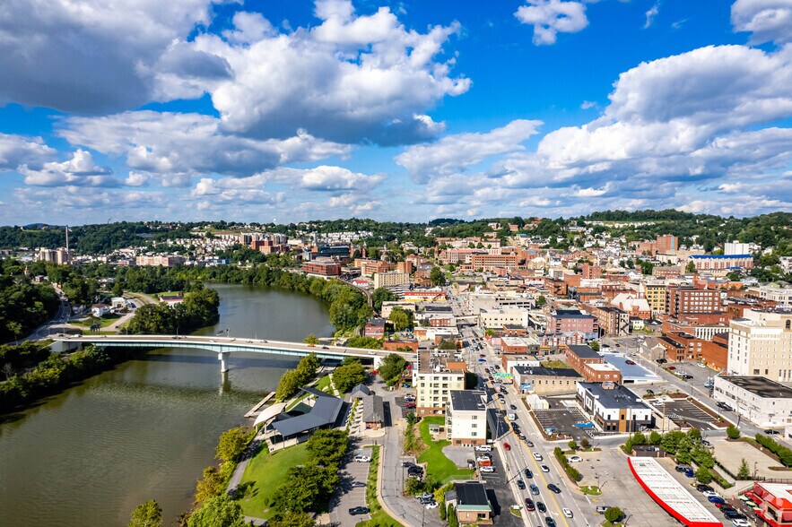 More Photos Of 1050 University Ave, Morgantown Storefront Retail Office For Lease