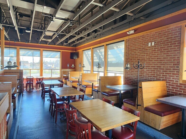 More Photos Of 4118 State Route 43, Kent Fast Food For Lease