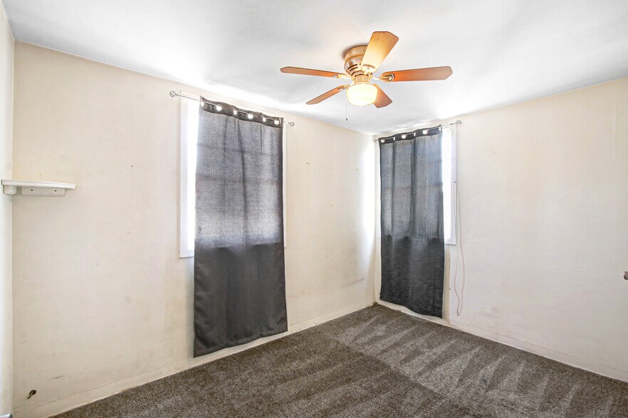 More Photos Of 3879 Dykes Ln, Riverside Apartments For Sale