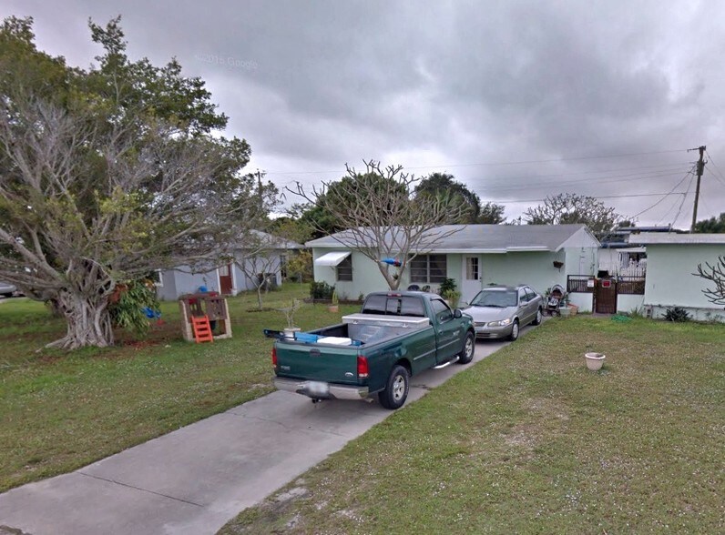 More Photos Of 2426 NE Letitia St, Jensen Beach Storefront Retail Residential For Sale