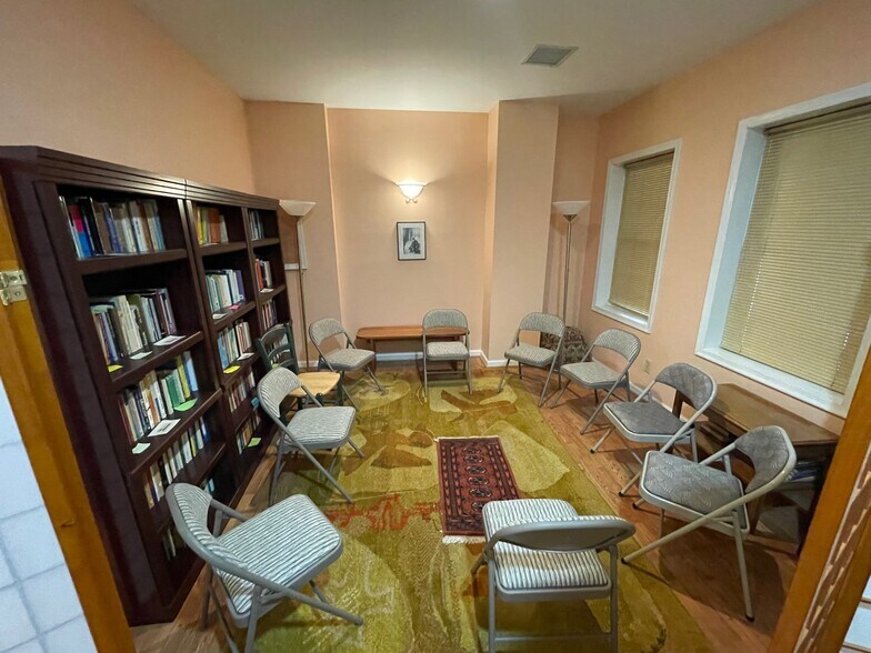 More Photos Of 8607-8609 2nd Ave, Silver Spring Medical For Sale