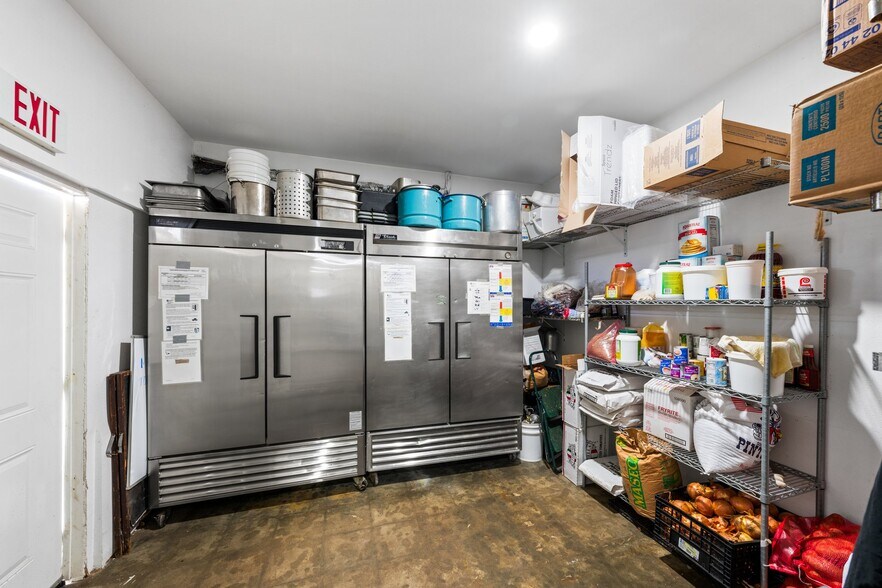 More Photos Of 4455 Highway 27, Kerrville Flex For Sale