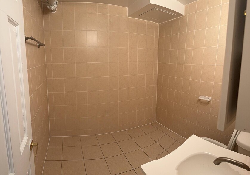 More Photos Of 42 W 65th St, New York Apartments For Lease