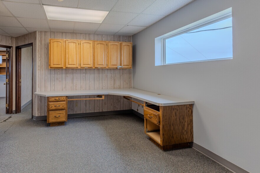 More Photos Of 4303 Memorial Hwy, Mandan Movie Radio TVStudio For Sale