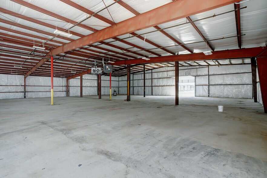 More Photos Of 6401 Centennial Blvd, Nashville Warehouse For Lease