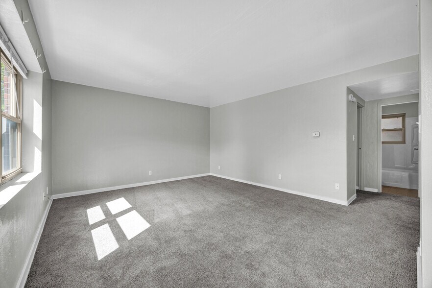 More Photos Of 1203 E 11th St, Davenport Apartments For Sale