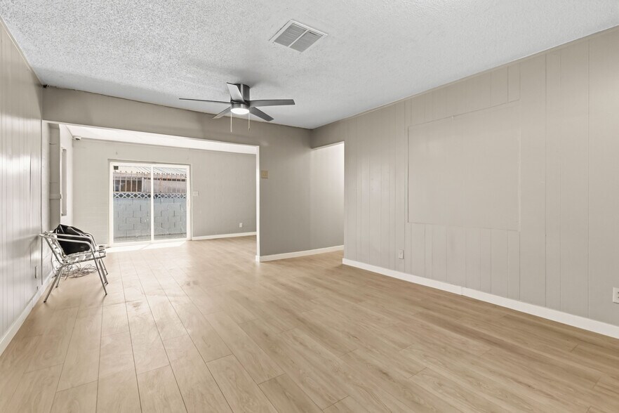 More Photos Of 1211 S Eastern Ave, Las Vegas Office For Lease