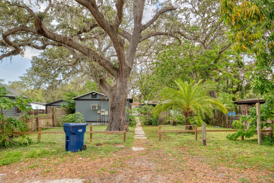 More Photos Of 8912 N Ashley St, Tampa Apartments For Sale