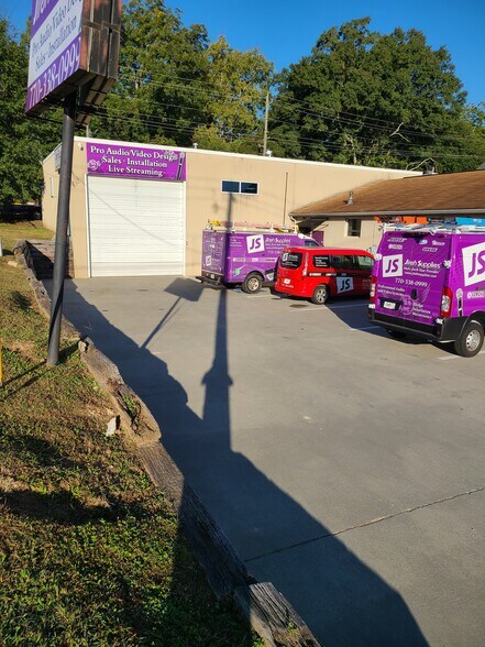 More Photos Of 117 Buford Dr, Lawrenceville Freestanding For Sale