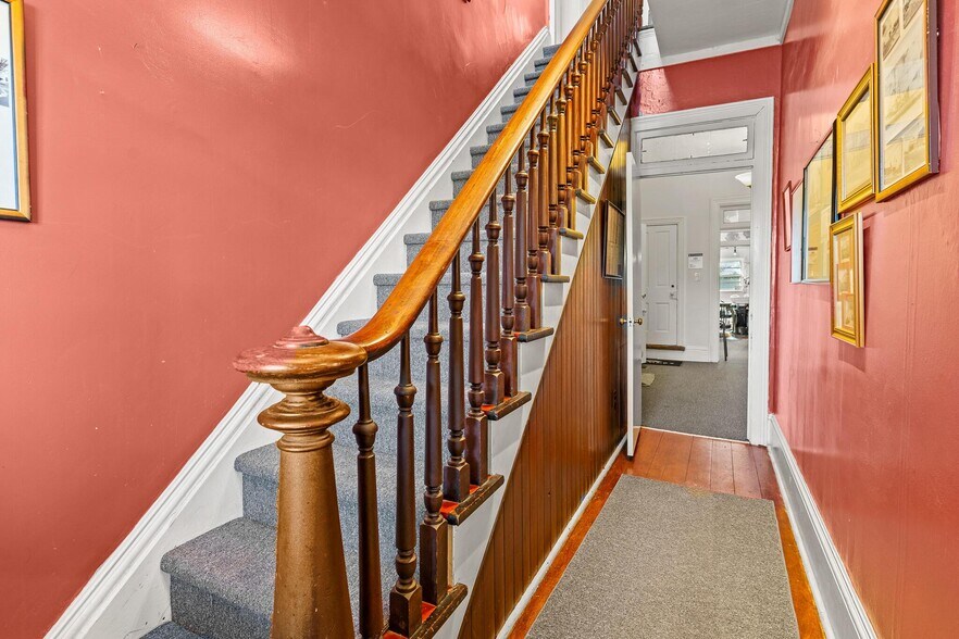 More Photos Of 1550 Lewis Center Rd, Lewis Center Freestanding For Sale