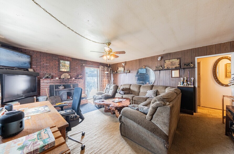 More Photos Of 10050 Reese Cir, Prunedale Warehouse For Sale