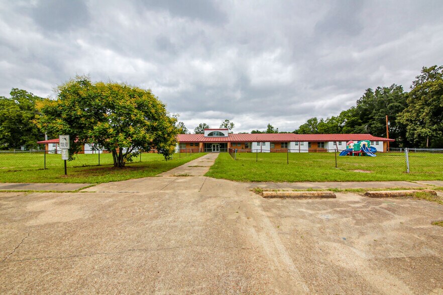 Primary Photo Of 805 Cleburne, West Helena Self Storage For Sale