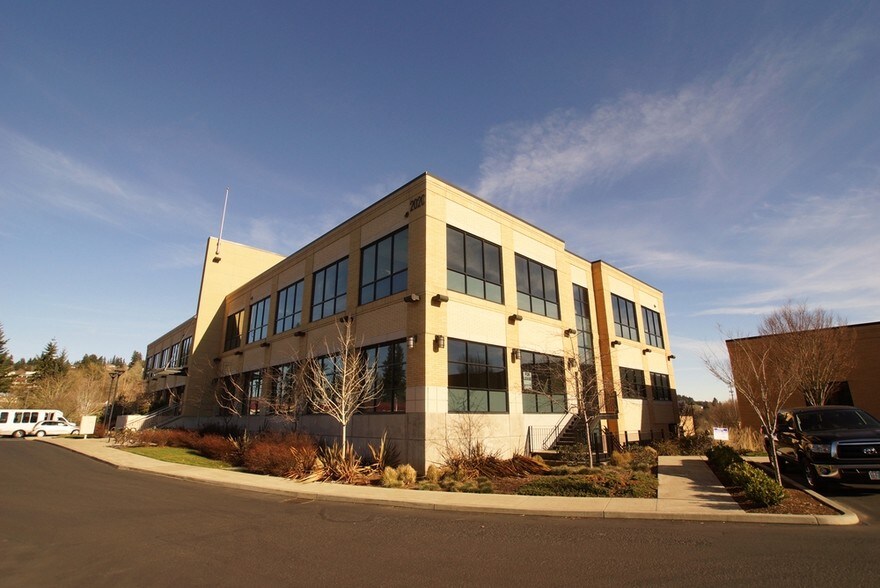 More Photos Of 2000 8th Ave, West Linn Unknown For Lease