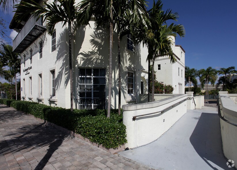 More Photos Of 2901 Ponce de Leon Blvd, Coral Gables Loft Creative Space For Lease