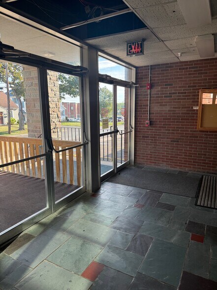 More Photos Of 214 Kinne St, East Syracuse Specialty For Sale