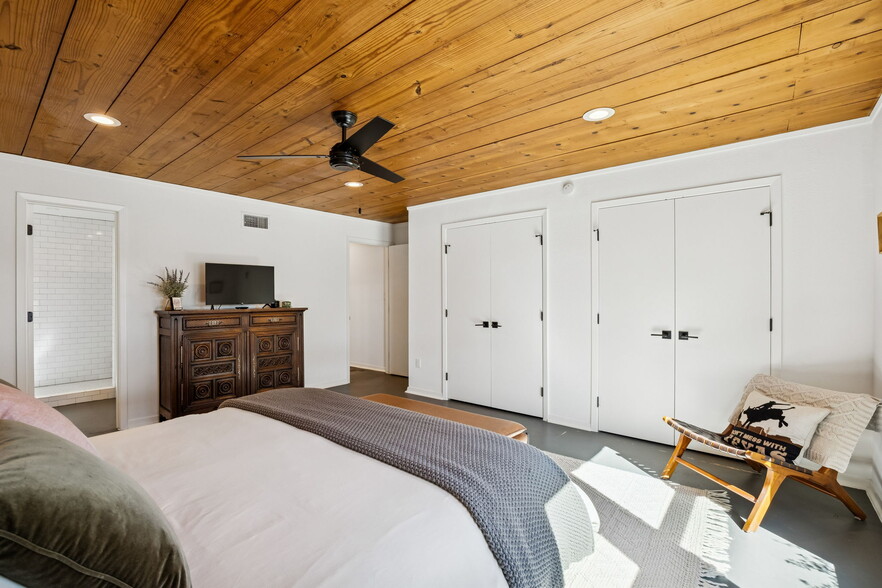 More Photos Of 10130 Billy Mitchell, McKinney Specialty For Sale