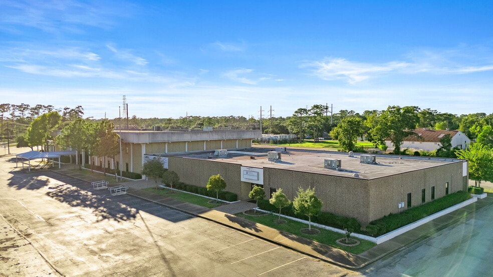 More Photos Of 3817 Venzi St, Dickinson Warehouse For Sale