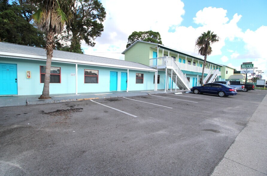 Primary Photo Of 6434 US Highway 19, New Port Richey Hotel For Sale