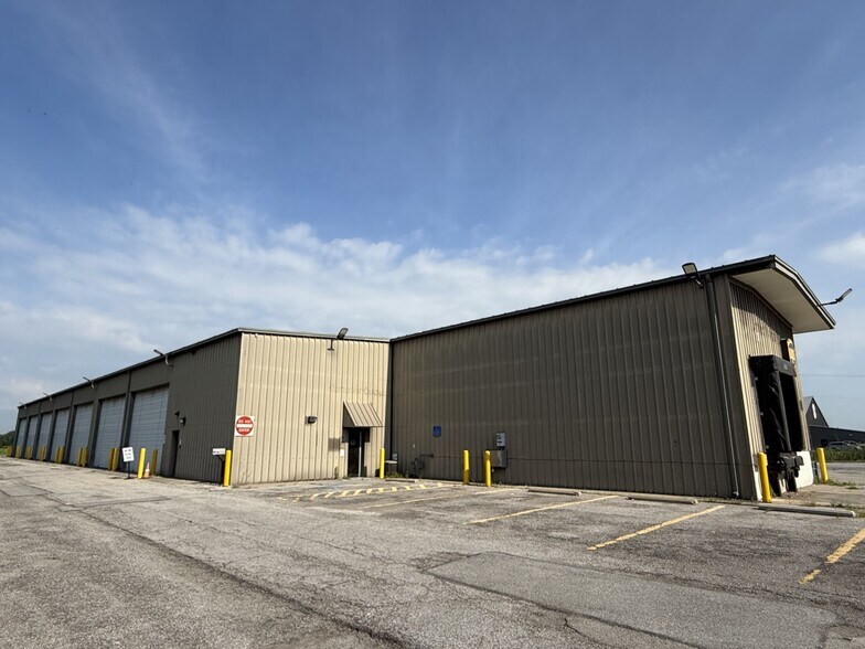 More Photos Of 820 Carpenter Rd, Defiance Distribution For Sale