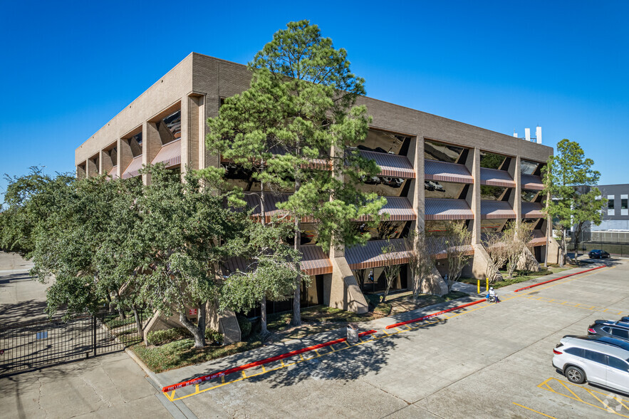 Primary Photo Of 8200 Wednesbury Ln, Houston Medical For Lease