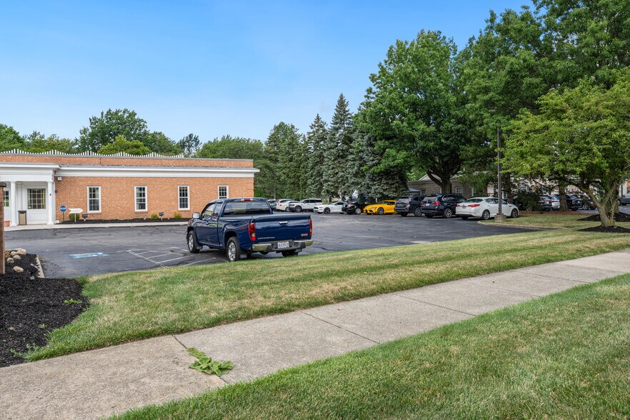 More Photos Of 850 Brainard Rd, Highland Heights Medical For Lease