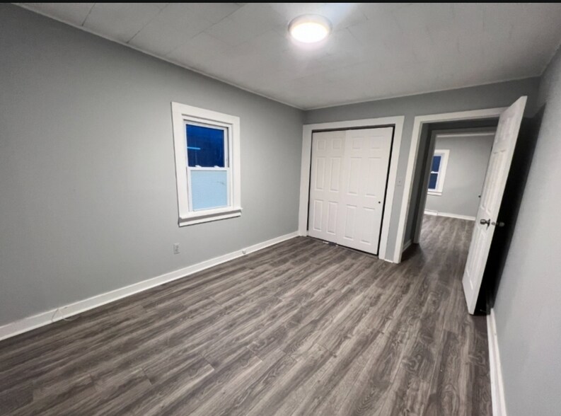 More Photos Of 13 US Highway 206 S, Sandyston Storefront Retail Residential For Sale