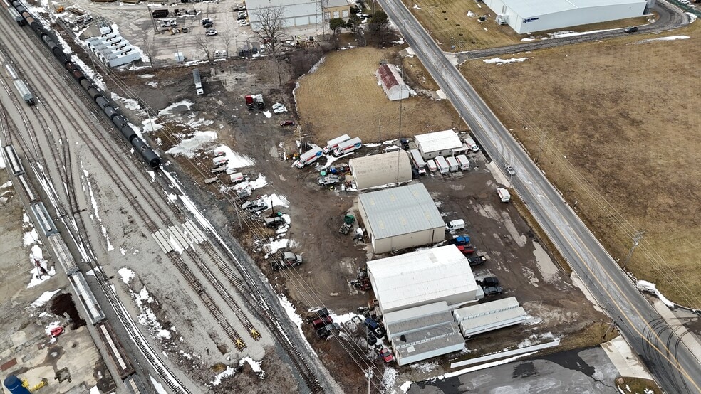 More Photos Of 2323-2331 Campbell Rd, Sidney Warehouse For Sale