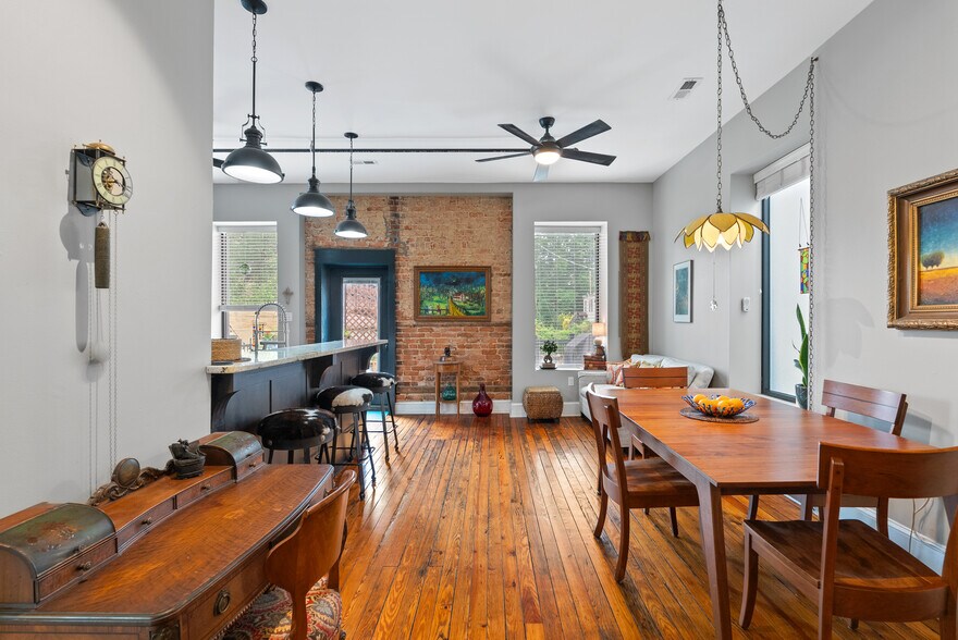 More Photos Of 215 W 3rd St, Farmville General Retail For Sale