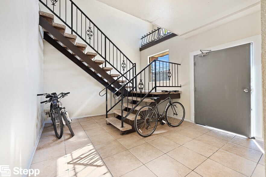 More Photos Of 560 W 4th St, San Pedro Apartments For Sale