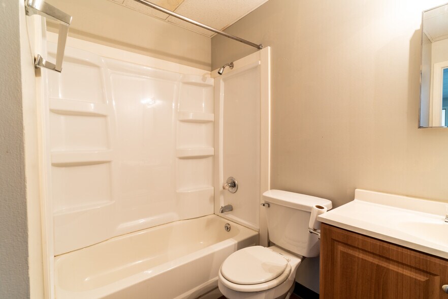 More Photos Of 1743 Culbertson Ave, New Albany Apartments For Sale