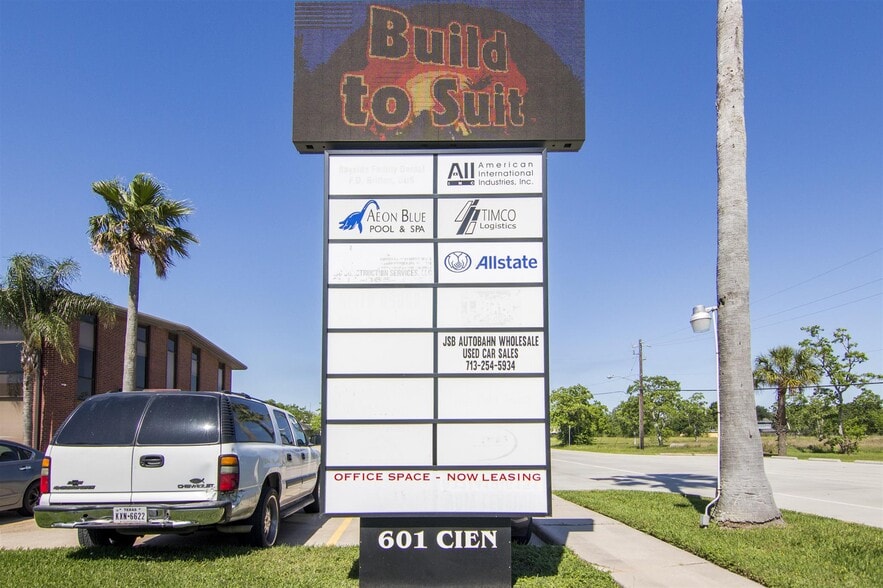 More Photos Of 601 Cien Rd, Kemah Unknown For Lease