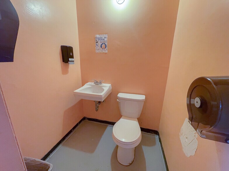 More Photos Of 232 Center St, Monticello Specialty For Sale