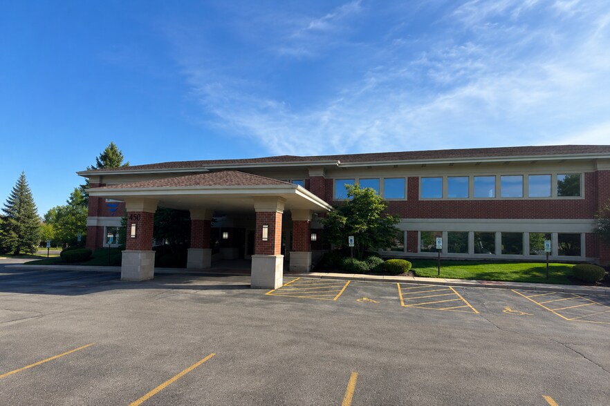 More Photos Of 450-480 E Roosevelt Rd, West Chicago Unknown For Lease
