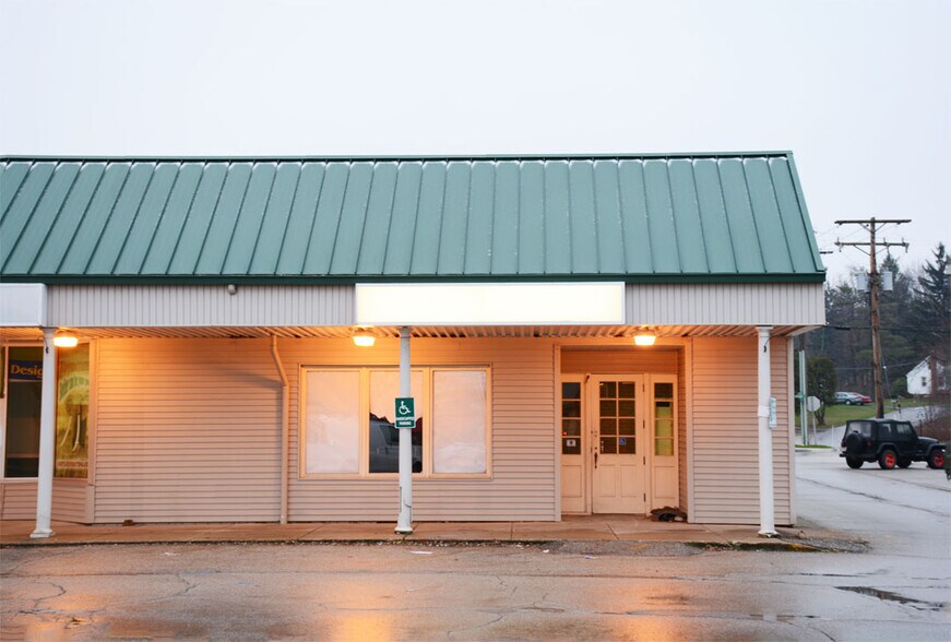 More Photos Of 14960-14964 S State Ave, Middlefield Storefront For Lease