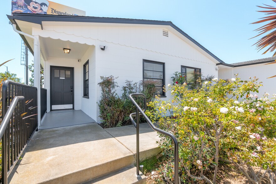 Primary Photo Of 19361 Beach Blvd, Huntington Beach Medical For Lease
