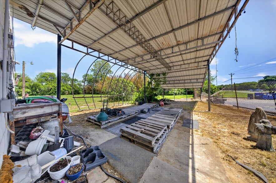 More Photos Of 2561 S DuPont Blvd, Smyrna Freestanding For Sale