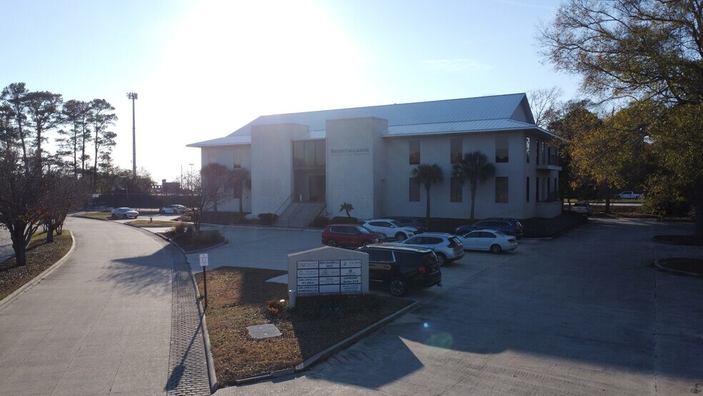 More Photos Of 111 N Causeway Blvd, Mandeville Office For Lease