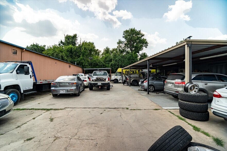 More Photos Of 12969 W Hardy Rd, Houston Warehouse For Sale