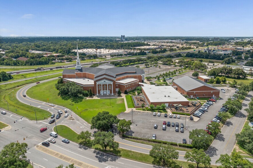 More Photos Of 3661 Dauphin St, Mobile Religious Facility For Sale
