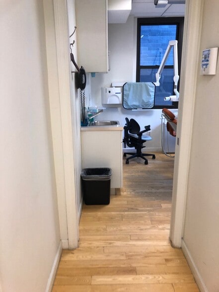 More Photos Of 20 E 46th St, New York Office For Lease