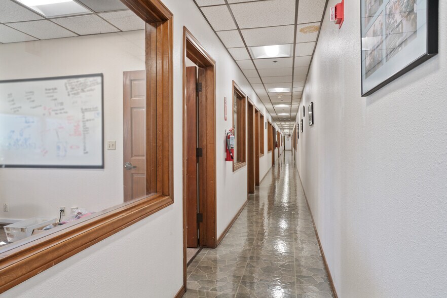 More Photos Of 970 Park Center Dr, Vista Manufacturing For Lease