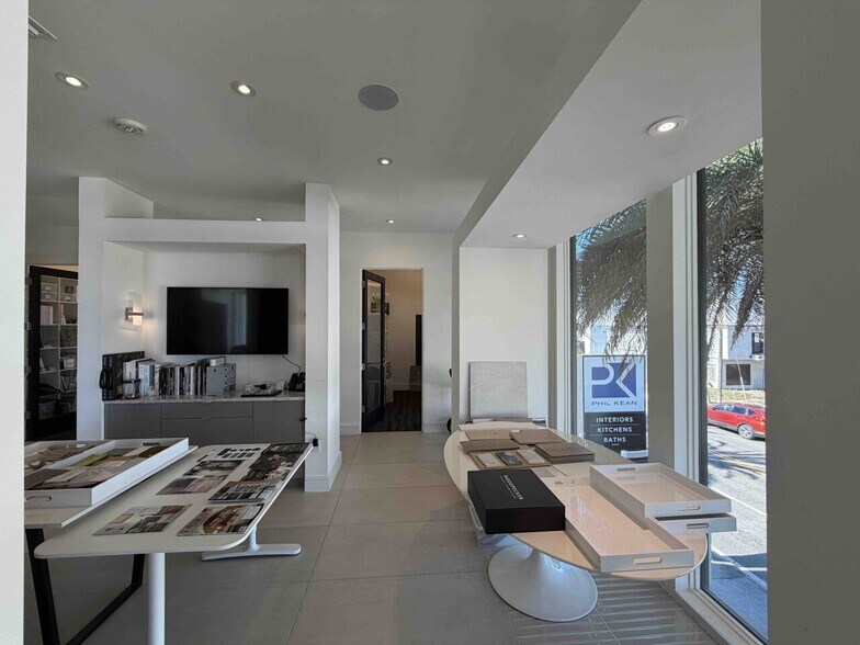 More Photos Of 952 W Fairbanks Ave, Winter Park Freestanding For Lease