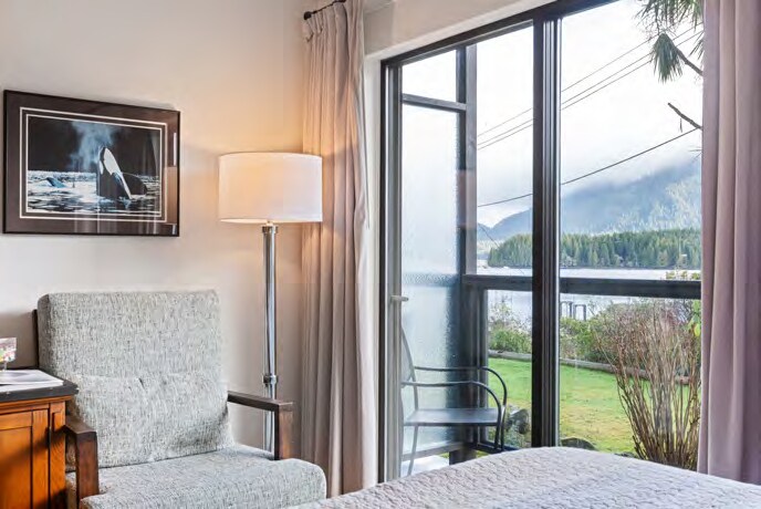 More Photos Of 542 Campbell St, Tofino Hotel For Sale
