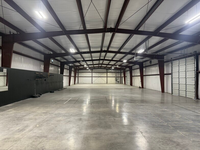 More Photos Of 8051 S Sam Houston Pky, Houston Warehouse For Lease