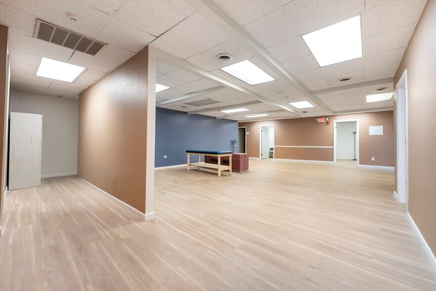 More Photos Of 400 Jefferson Ave, Washington Medical For Lease